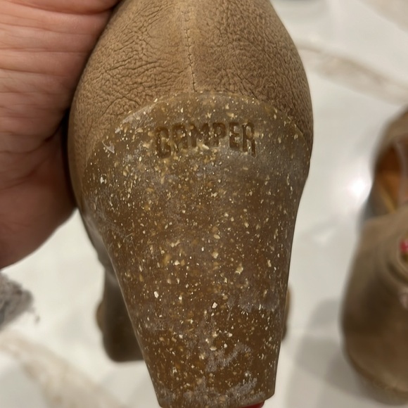 VGUC Camper buckskin leather rubber peep toe 2.5” heel with elastic arch straps - Picture 9 of 9